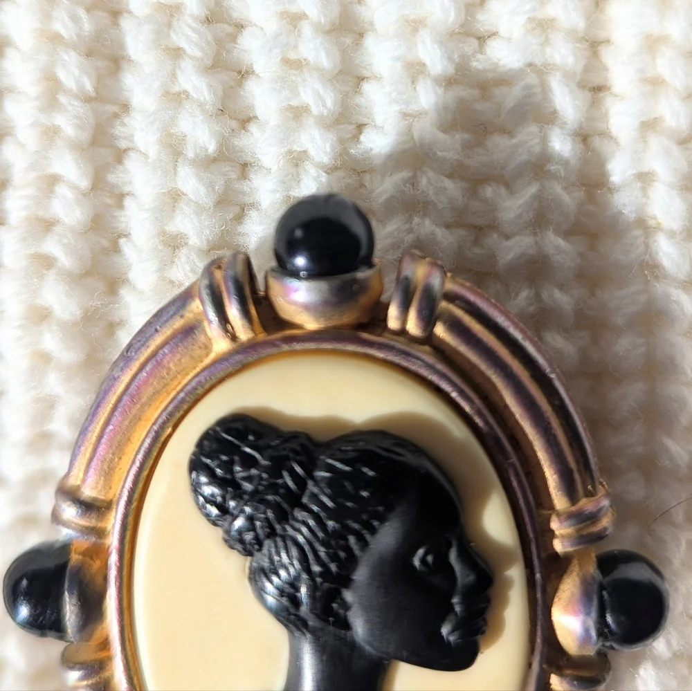HP😍Vintage African Queen Cameo Brooch [RARE] - Picture 4 of 5